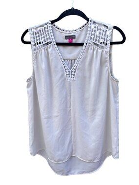 Vince Camuto White Sleeveless Top With Crochet Yoke Size Medium Blouse 1933